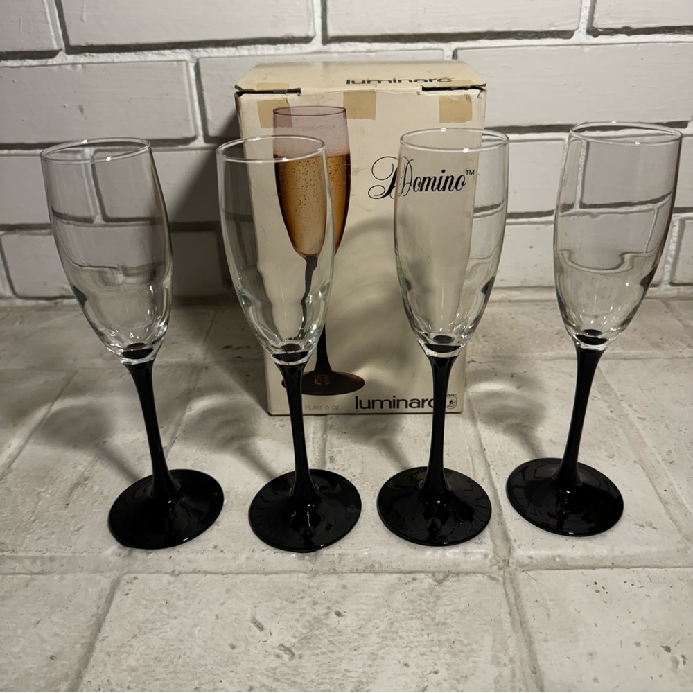 Luminarc France Black Stemmed Domino Champagne Flutes - Set of 4